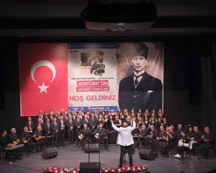 Atatürk’ün Sevdiği Türküleri Hep Bir Ağızdan Söylediler