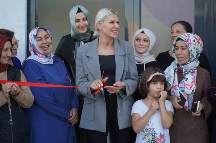 Kadınlar İstedi, Başkan Açılışını Yaptı