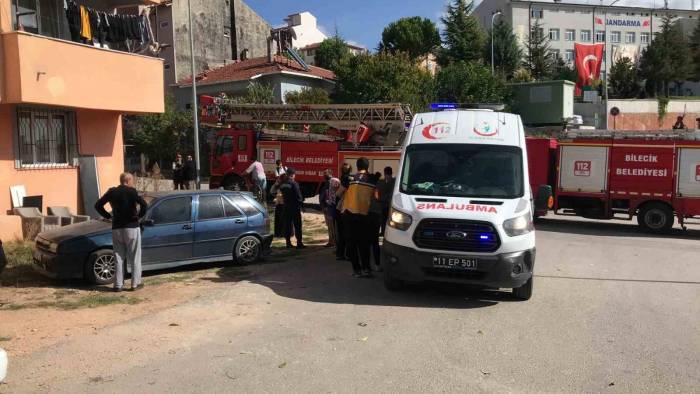 Bilecik’te 4 Katlı Bina Yangınında 3’ü Çocuk, 1’i Hamile 2 Kadın Dumandan Etkilendi