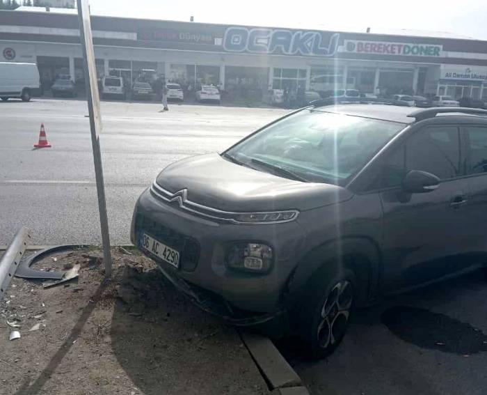 Sungurlu’da İki Otomobil Çarpıştı: 4 Yaralı