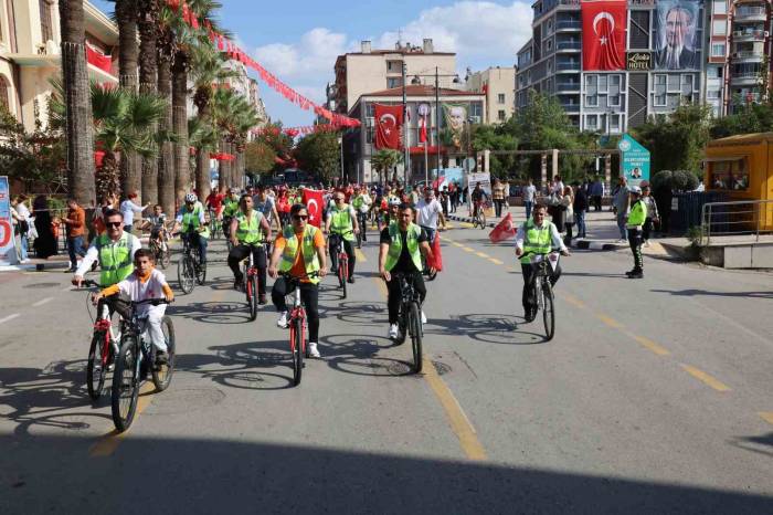 Manisa’da 100. Yılda 100 Bisikletli Bisiklet Turu Yapıldı