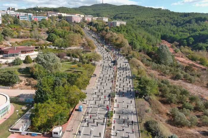 Cumhuriyet’in 100’üncü Yılında 2023 Kişi Zeybek Oynadı