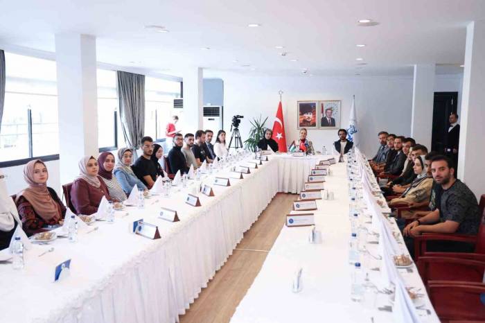 Rektör Hotar, Filistinli Öğrencilerle Buluştu