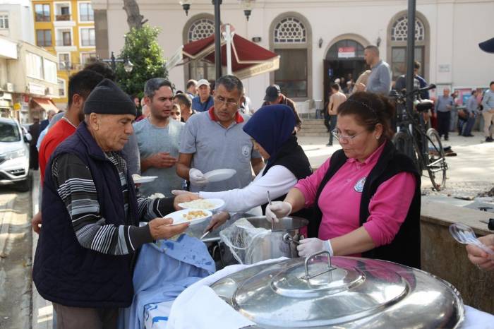 Burhaniye’de Atatürk Ve Şehitler İçin Hayır Düzenlendi