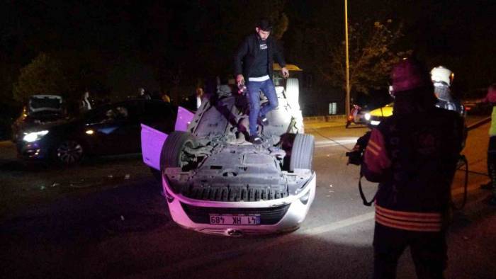 Trafik Kazası Geçiren Eşinin Yanına Giderken Kaza Yaptı: 5 Yaralı