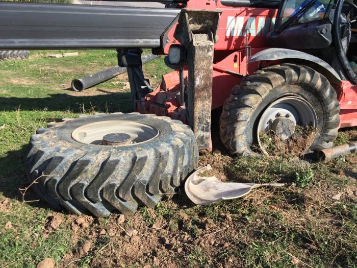 Freni Boşalan İş Makinası Takla Attı: 1 Yaralı