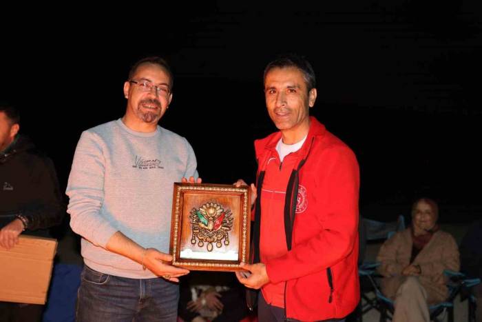 Nevşehir’de Gazetecilerden ’cumhuriyet Nöbeti’