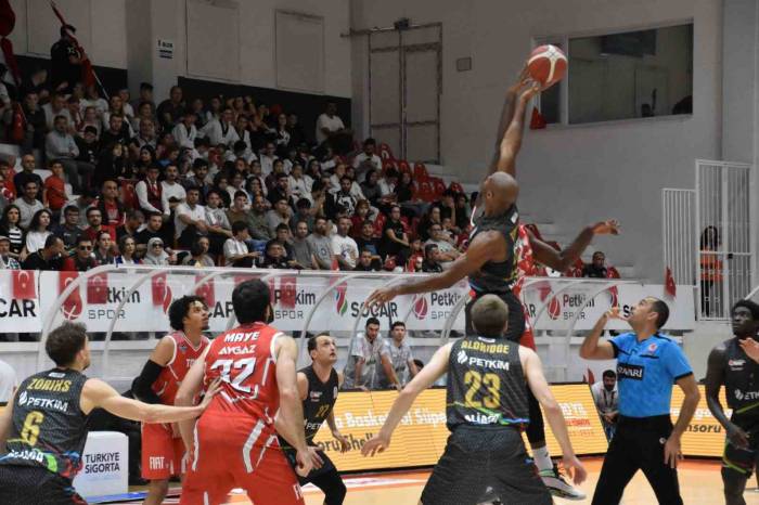 Türkiye Sigorta Basketbol Süper Ligi: Aliağa Petkimspor: 107 - Tofaş: 100