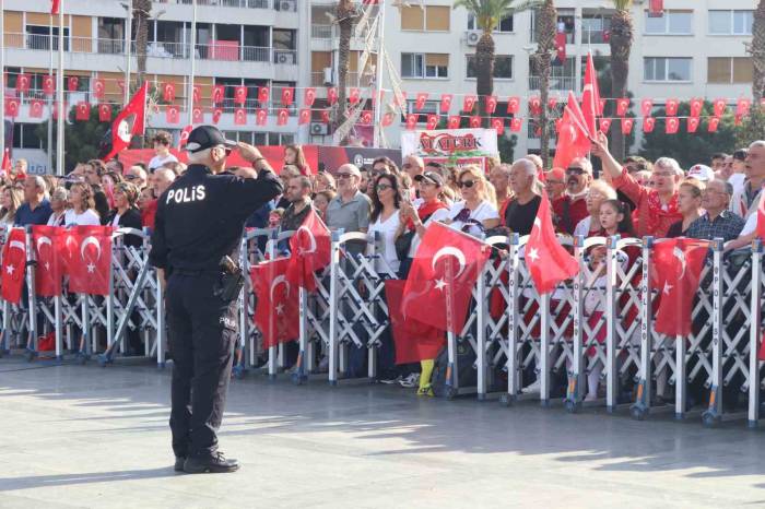 İzmir’de Cumhuriyet’in 100. Yıl Coşkusu