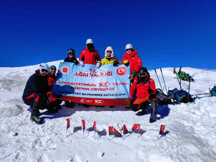Ağrı Dağı’nda Cumhuriyet Coşkusu