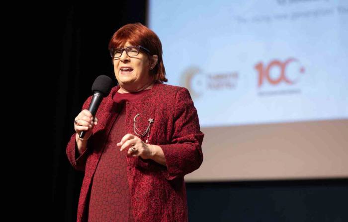 Yaşar Üniversitesi’nde Atatürk’ün Bilinmeyen Yönleri Anlatıldı