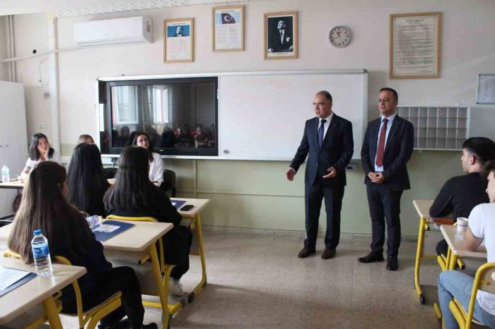 Cumhuriyetin 100. Yılında Lise Öğrencileri Çalıştayda Bir Araya Geldi