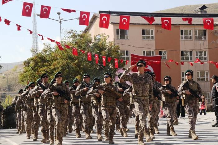 Bitlis’te Cumhuriyet’in 100 Yılı Coşkuyla Kutlandı