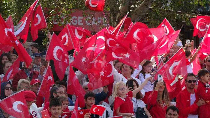 Çanakkale’de 29 Ekim Coşkuyla Kutlandı