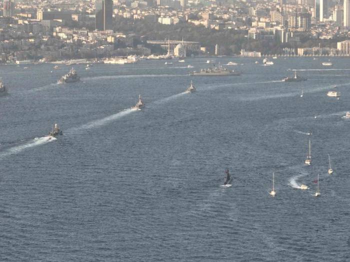 Türk Donanmasının İstanbul Boğazı’ndan Geçişi Havadan Görüntülendi