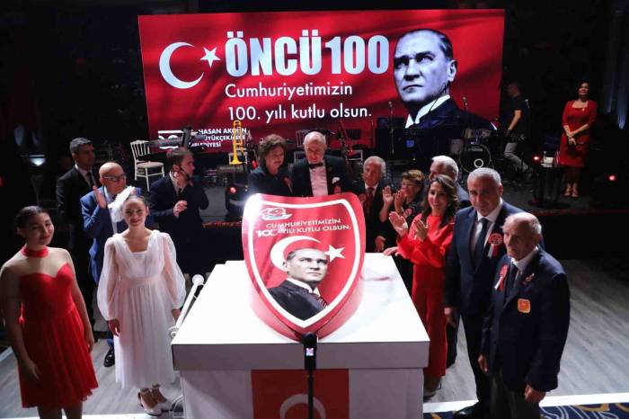Büyükçekmece’de “Cumhuriyet Balosu” Düzenlendi