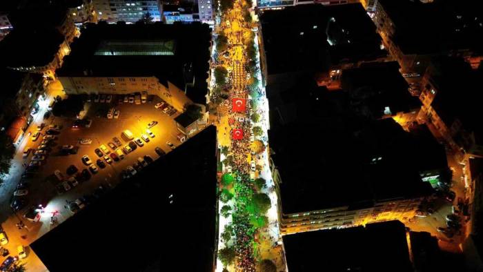 İnegöl’de 100. Yıl Coşkusu Caddelere Sığmadı