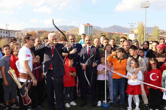 Oltu’da Coşkulu Cumhuriyet Şöleni