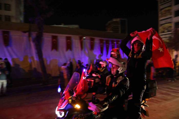 Niğde’de 29 Ekim Cumhuriyet Bayramı’nda Fener Alayı Düzenlendi