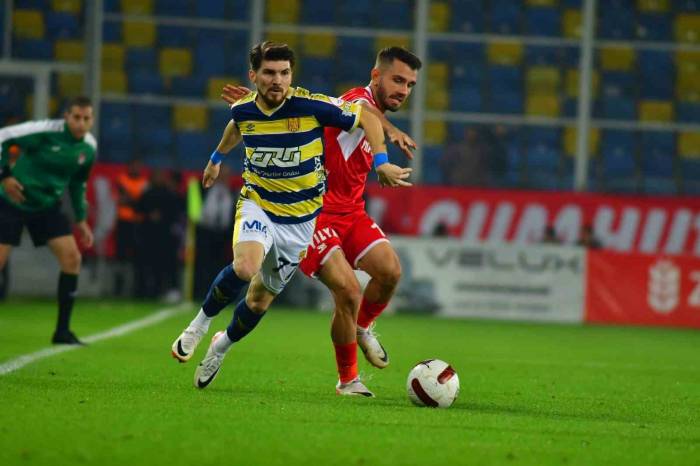 Trendyol Süper Lig: Mke Ankaragücü: 0 - Yılport Samsunspor: 0 (İlk Yarı)