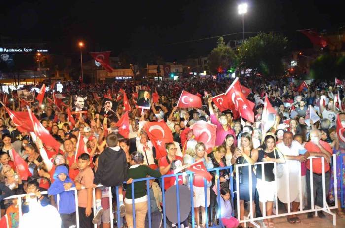 Didimliler Cumhuriyetin 100.yılını Doyasıya Kutladı