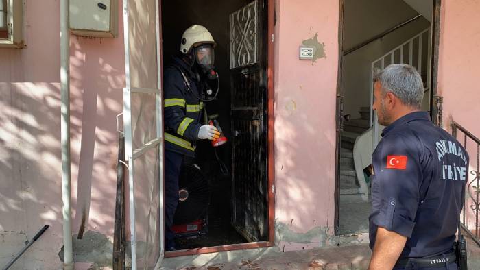 Evde Çıkan Yangın Korkuttu