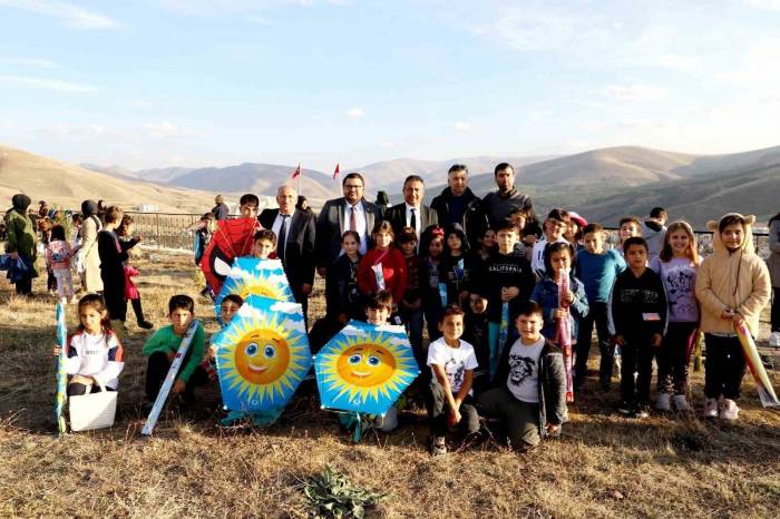 Bayburt’ta Cumhuriyet İçin Uçurtma Uçuruldu