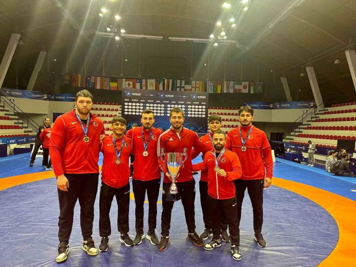 Cumhuriyet Bayramı’nda Dünya Şampiyonluğu Hediye Ettiler