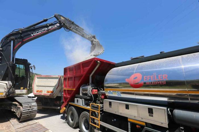 Efeler Belediyesi Yol Yapım Çalışmalarını Sürdürüyor