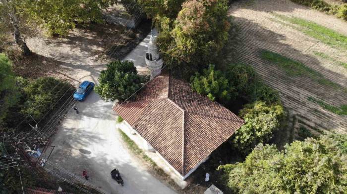 Karabağlar Yaylasındaki Mescitler İlk Günkü Gibi Korunuyor