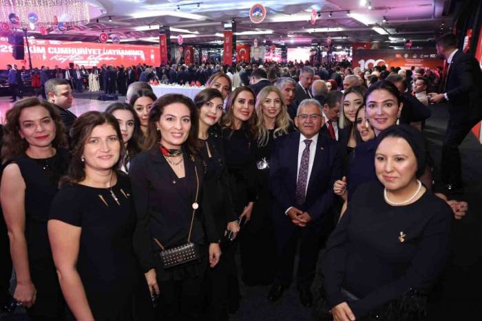 Başkan Büyükkılıç: "Eserlerimizle Taçlandırarak Birlik, Beraberlik Anlayışı İçerisinde Yola Devam"