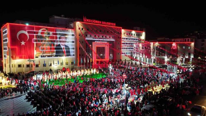 Keçiören’de Cumhuriyet’in 100. Yılı Kutlamaları Muhteşem Havai Fişek Gösterisiyle Final Yaptı