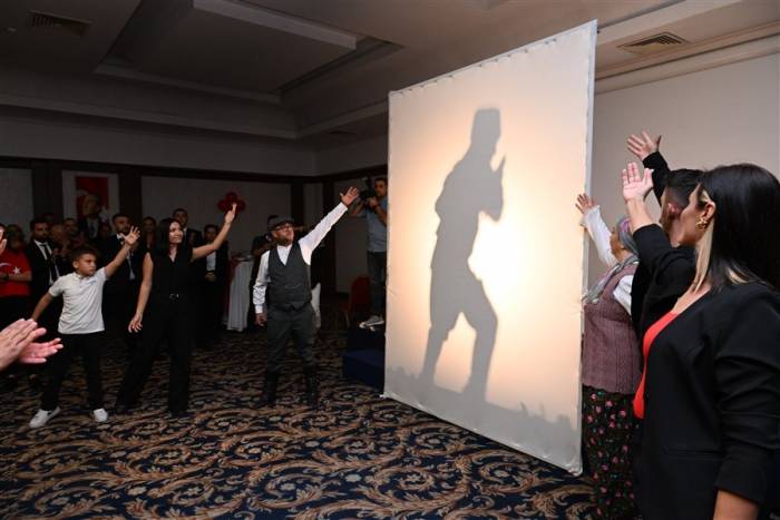 Cumhuriyetin 100. Yılında Vali Enver Ünlü Ve Eşi Sema Ünlü Ev Sahipliğinde Kabul Töreni Düzenlendi