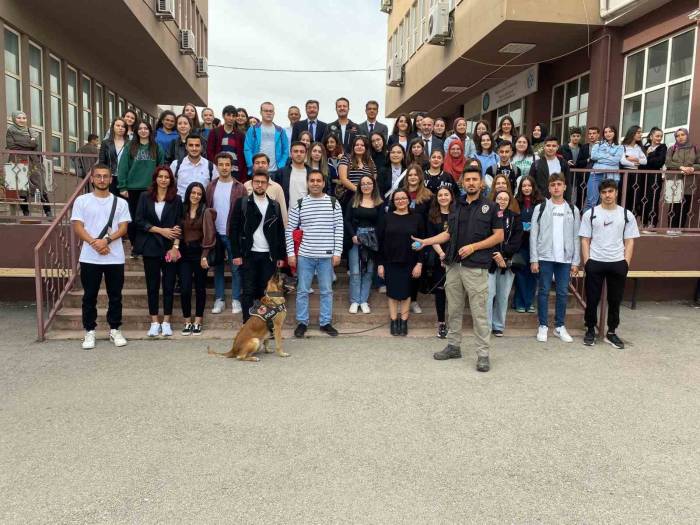’en İyi Narkotik Polisi Anne’