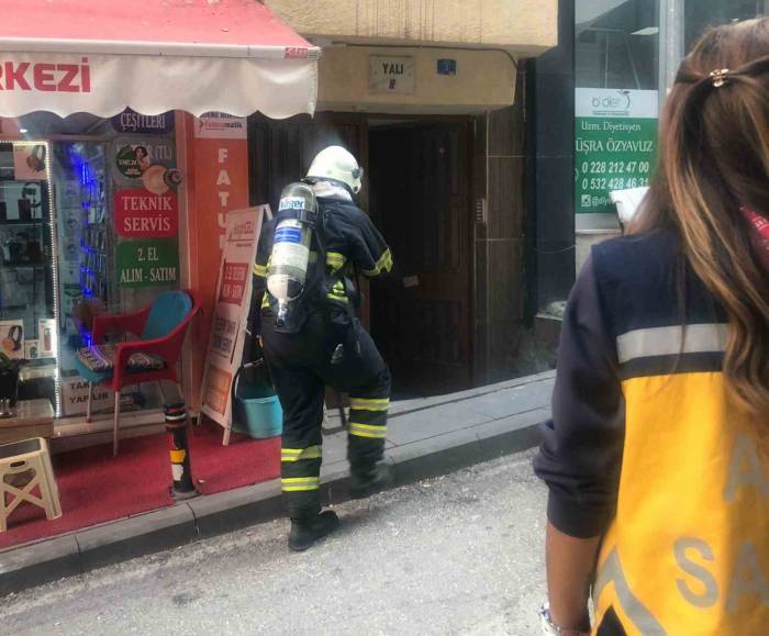 Ocakta Unutulan Yemek Paniğe Neden Oldu