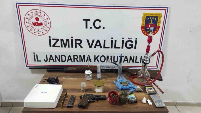 İzmir’in 8 İlçesinde Zehir Baskınları: 89 Gözaltı