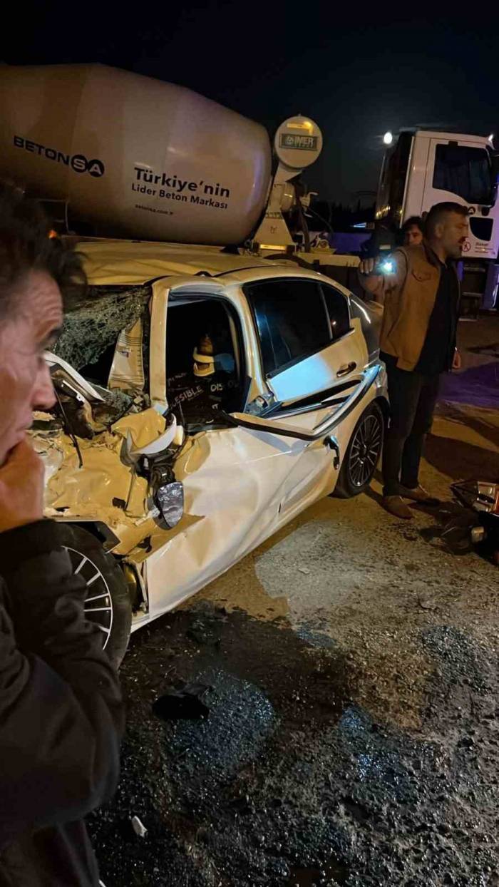 Silivri’de Beton Mikseri İle Otomobil Çarpıştı: 1 Yaralı