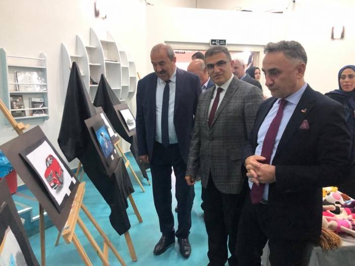 Çocuklar Gönüllerinden Geçenleri Eserlerinde Resmetti