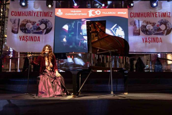 Cumhuriyetin 100. Yılı Akasya’da Coşkuyla Kutlandı