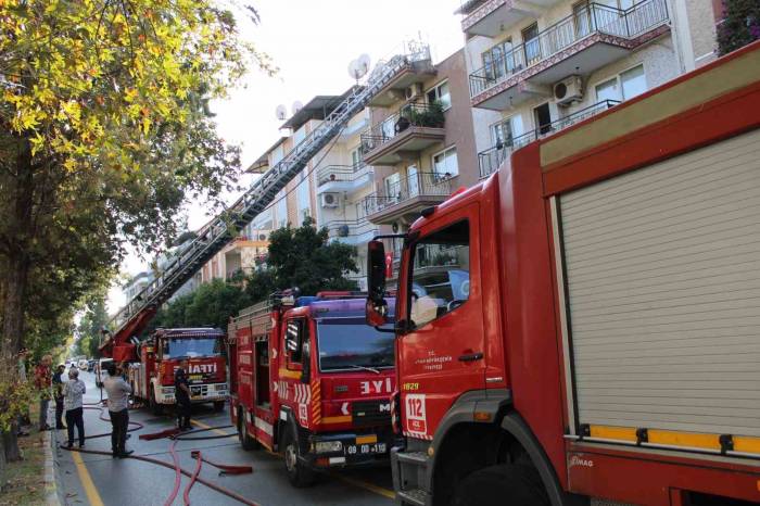 Tüp Dolu Depoda Yangın Çıktı, Hızlı Müdahale Facianın Önüne Geçti