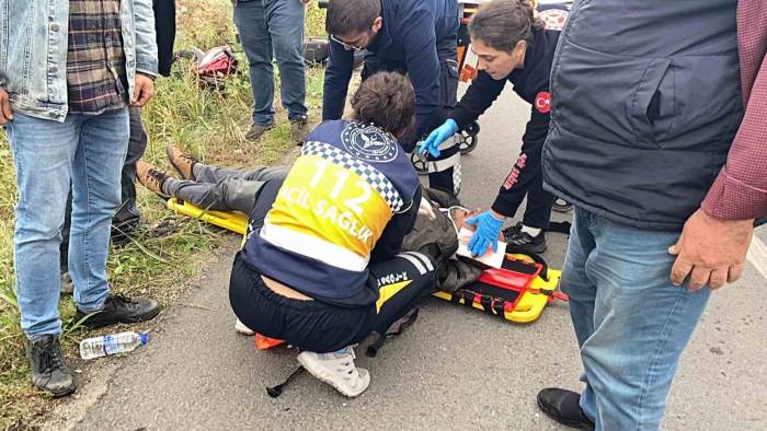 Uzunköprü’de Tır Motosiklete Çarptı: 1 Yaralı