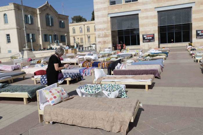 Hamas’ın Rehin Aldığı İsrailliler İçin “Yataklı” Protesto