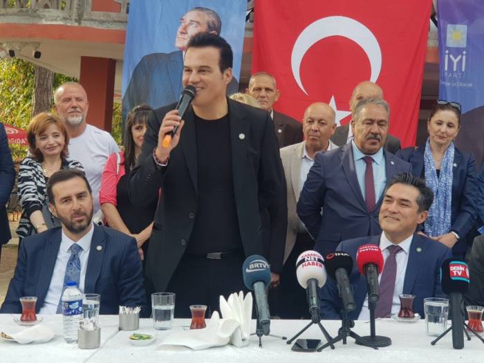 Ünlü Şarkıcı Hakan Peker: "safranbolu’ya Dokunmak İçin Belediye Başkan Adayı Oldum”