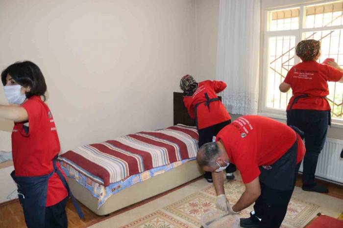 Evde Temizlik Hizmeti Vatandaşların Hayatını Kolaylaştırdı