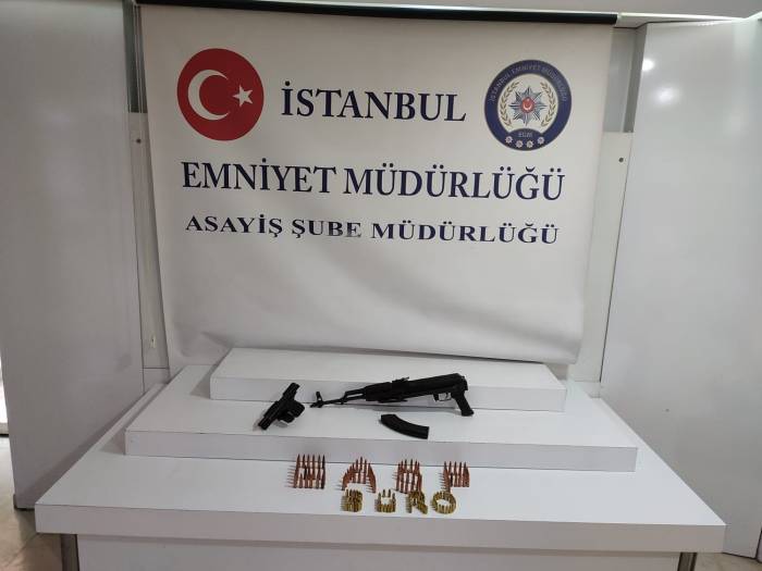 Maskeli Saldırganlar Restorana Ateş Açtı: O Anlar Kamerada