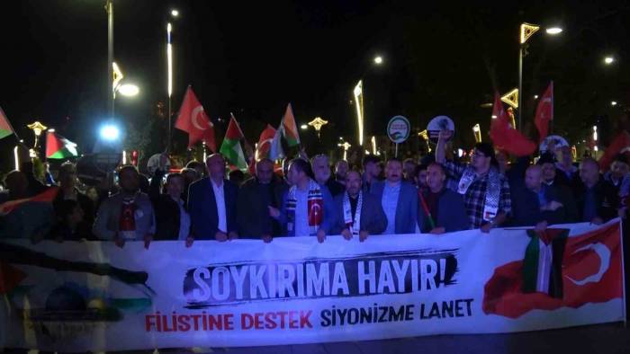 Kütahya’da ’filistin’e Destek Siyonizme Lanet’ Mitingi