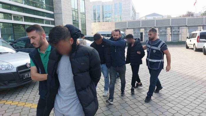 Meyhaneyi Kurşunlayıp Valeyi Vurdular