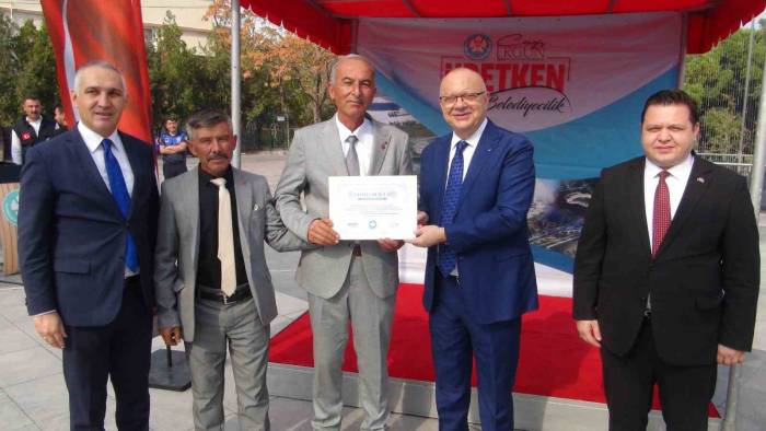 Manisalı Üreticinin Yüzü Gülüyor