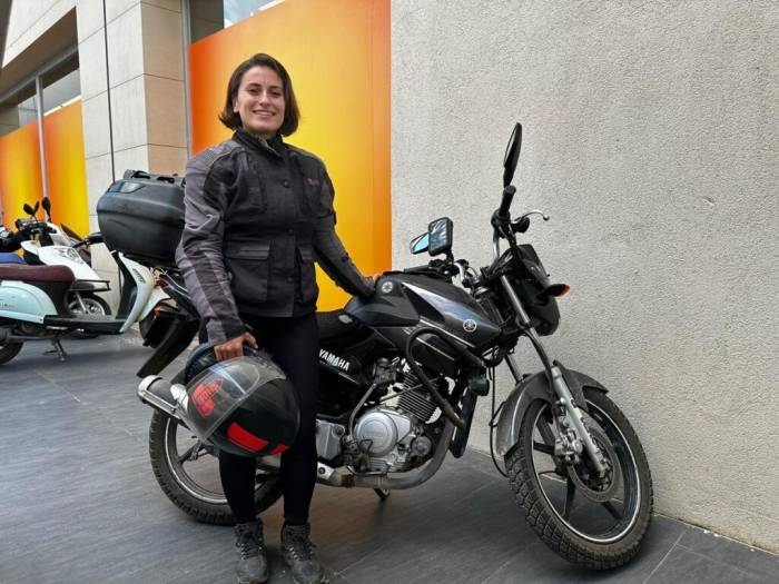 Rukiye Ebe, Doğuma Değil Siparişlere Yetişerek Ekmeğini Kazanıyor