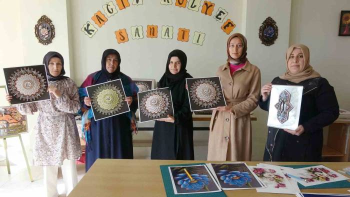 Kadınlar, 3 Boyutlu Tablolarla Bütçelerine Katkı Sağlıyor